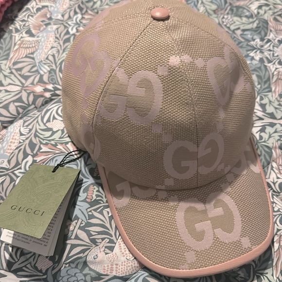 Gucci Women\'s Light Pink Monogram Cap. Brand new   NWT main image 6